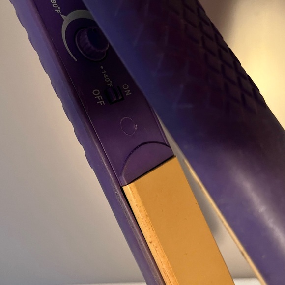 NuME Purple Silhouette Hair Straightener - Picture 3 of 5